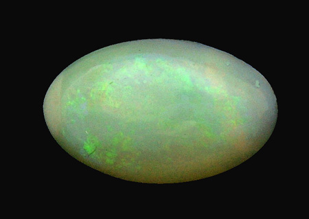 Opale mi-noire ou laiteuse 4125
