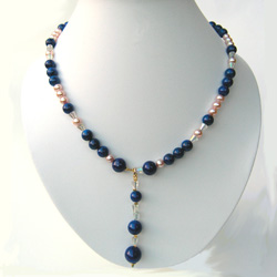Collier  en  perles de lapis lazuli, de quartz facettée et perles de Biwa BC118