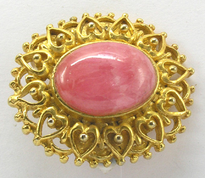 Broche en métal doré et cabochon de rhodocrosite BR18