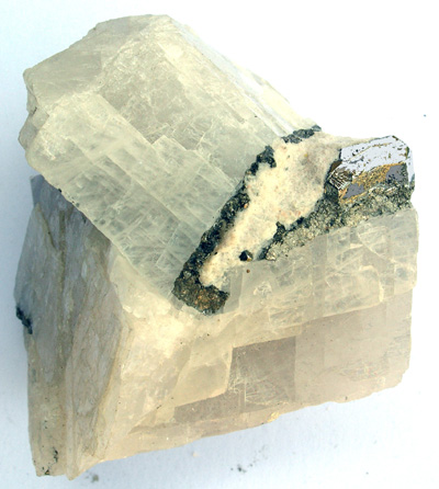 Carrollite, (Carrolite) cristal sur gangue de calcite M1052