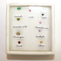 Collection de 9 Pierres facettées M02830
