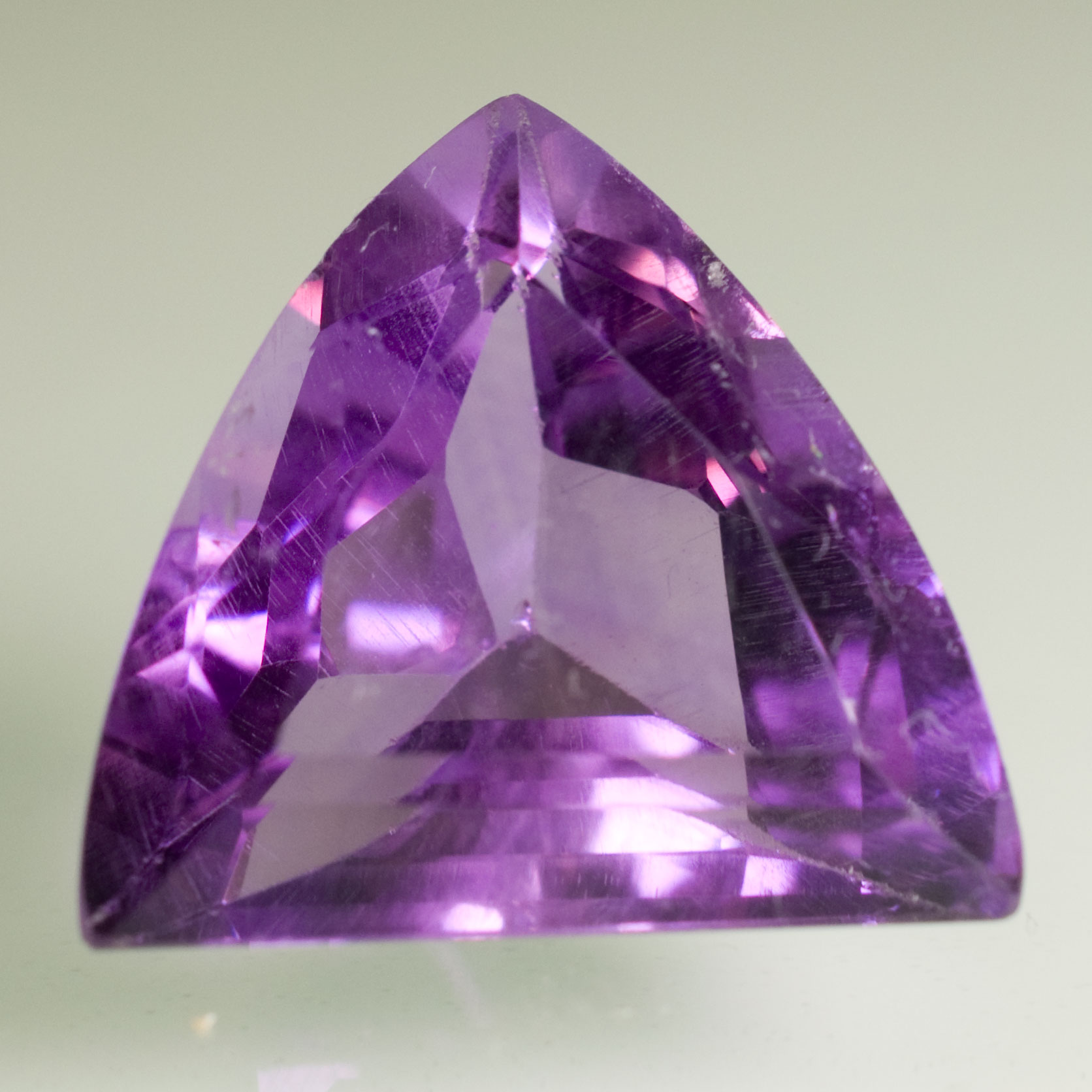 AM203 Amethyste Troidia Un Bord Droit Violet Moyen Limpide 8 48ct 15x14mm