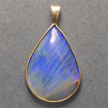 Pendentif opale noire et argent