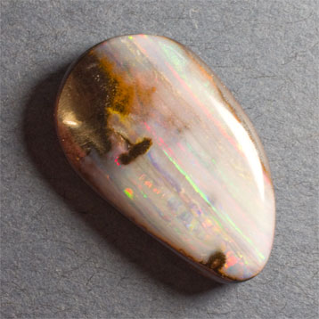 Grande opale boulder 19.17 ct 26.05 x 15.93 mm