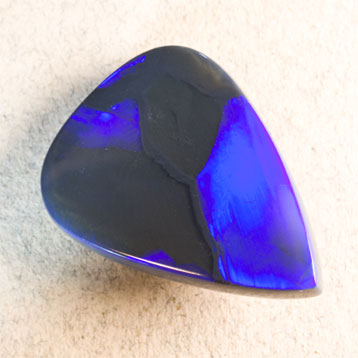 Grande opale noire N1 poire bleu électrique