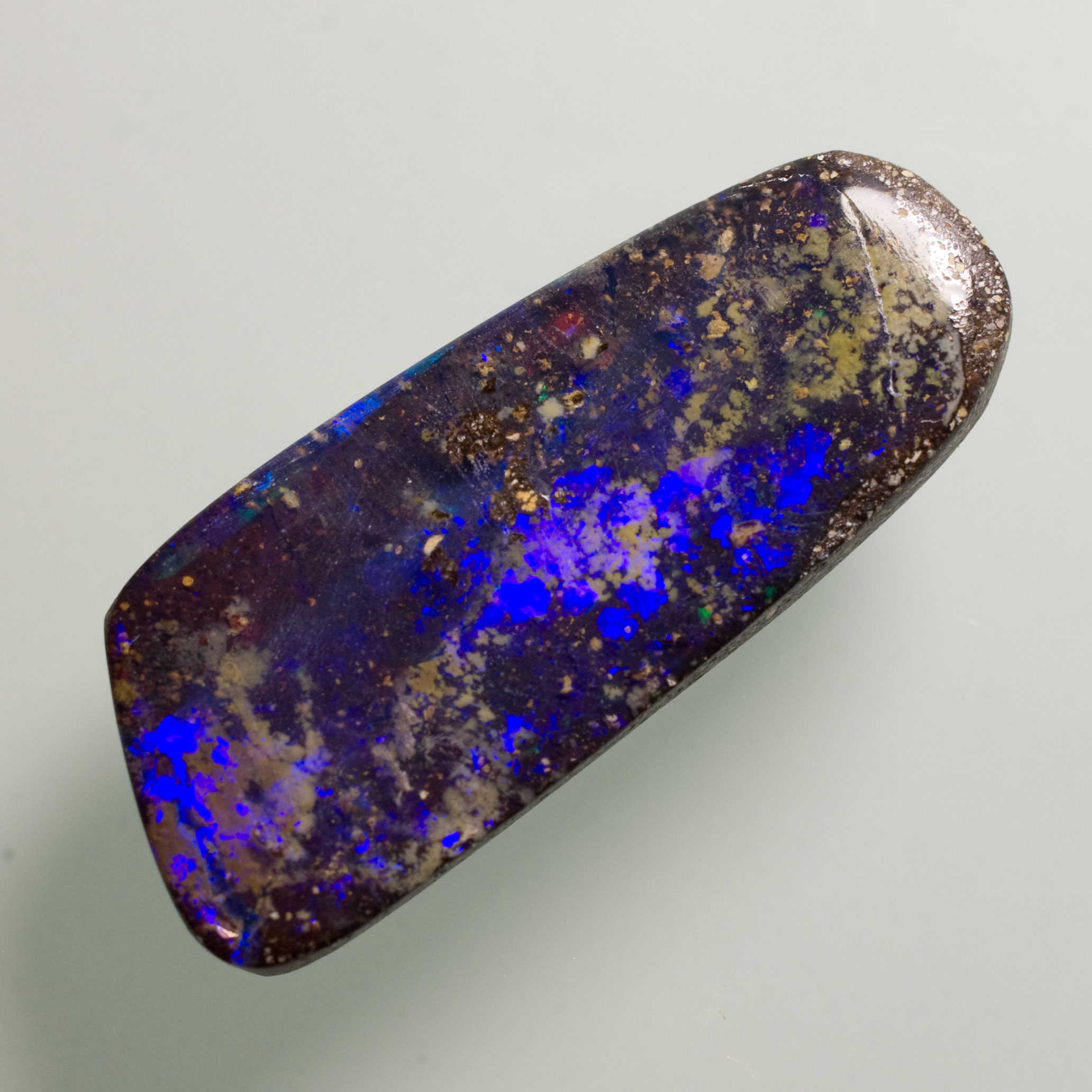 5594 Opale Boulder Bleu Violet Intense 7 93ct 24 54x9 75mm 2