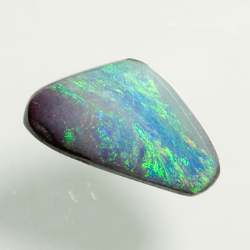 Opale boulder 1.01 ct 9 x 5.15 mm