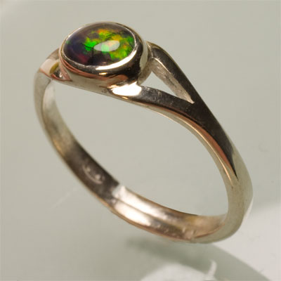 Bague argent opale noire verte 0.15 ct 5.95 x 4.18 mm taille réglable 53 - 60