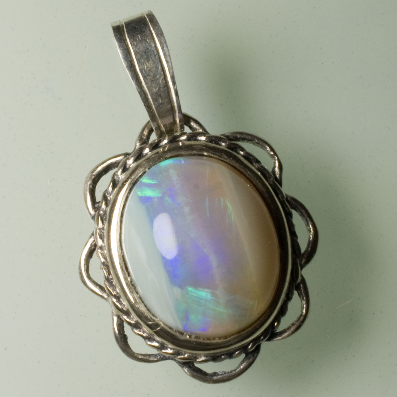 Pendentif argent fleur vintage opale mi-noire-bande 10 x 8 mm