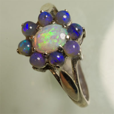 Bague argent marguerite opales cristal vert entrourage bleu griffes 6 x 4.7 mm