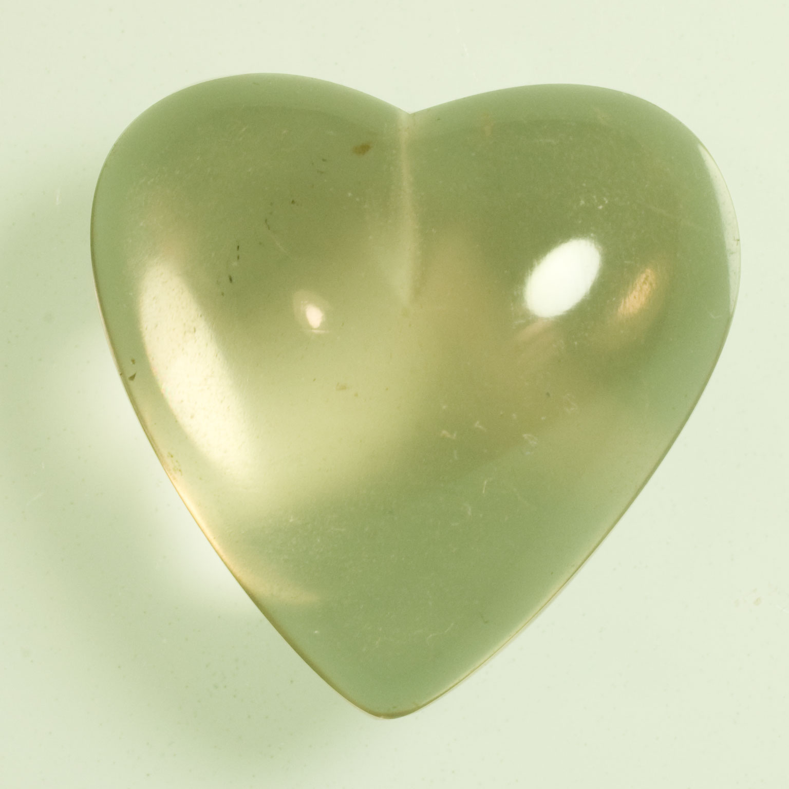 Cœur quartz fumé cabochon 16.13ct 18.64 x 18.83 mm