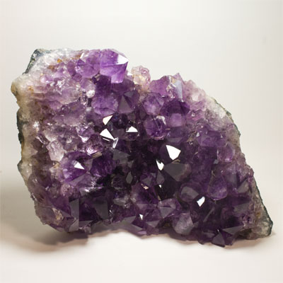 Belle améthyste bien cristallisée 832 g 14 x 11 cm